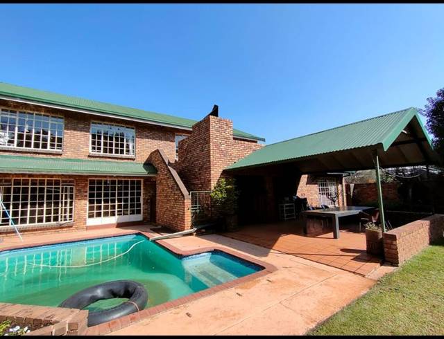 8 BEDROOM HOUSE FOR SALE IN GROENKOL